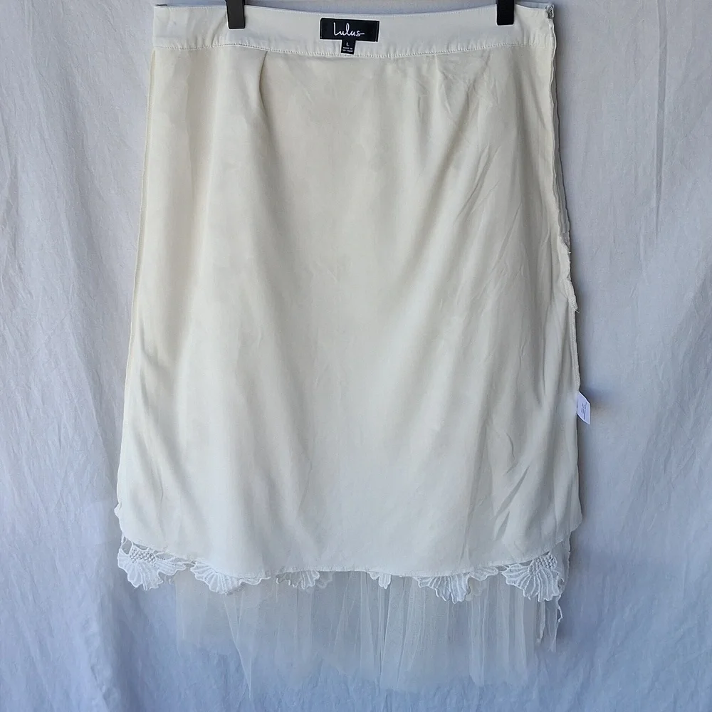 Lulu's White Lace Midi Skirt Size L - Picture 11 of 11